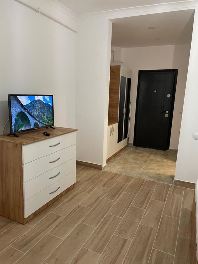 Militari Comfort Studio Roşu Exteriör bild